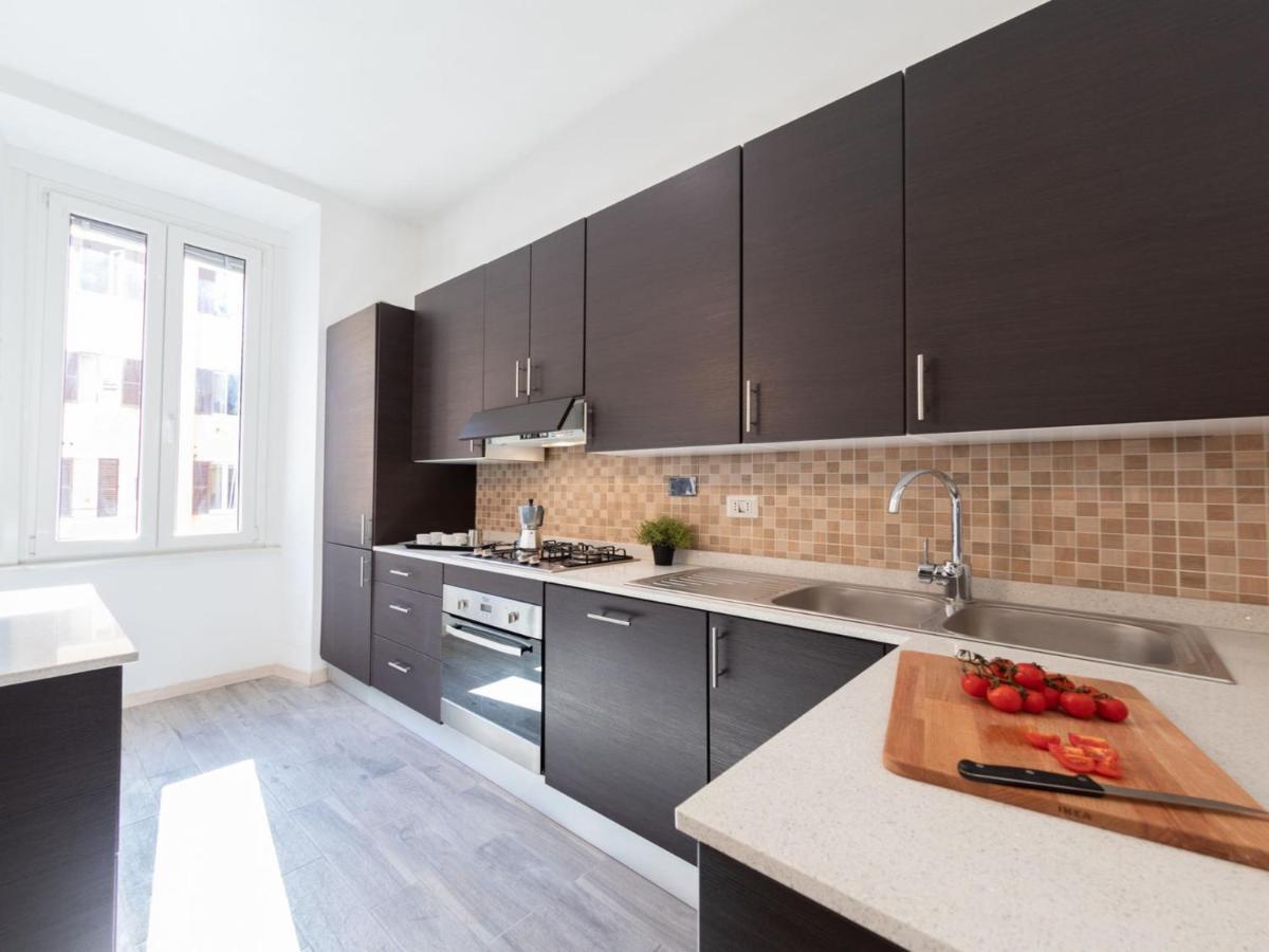 The Best Rent - Spacious Apartment Near Roma Termini Station エクステリア 写真