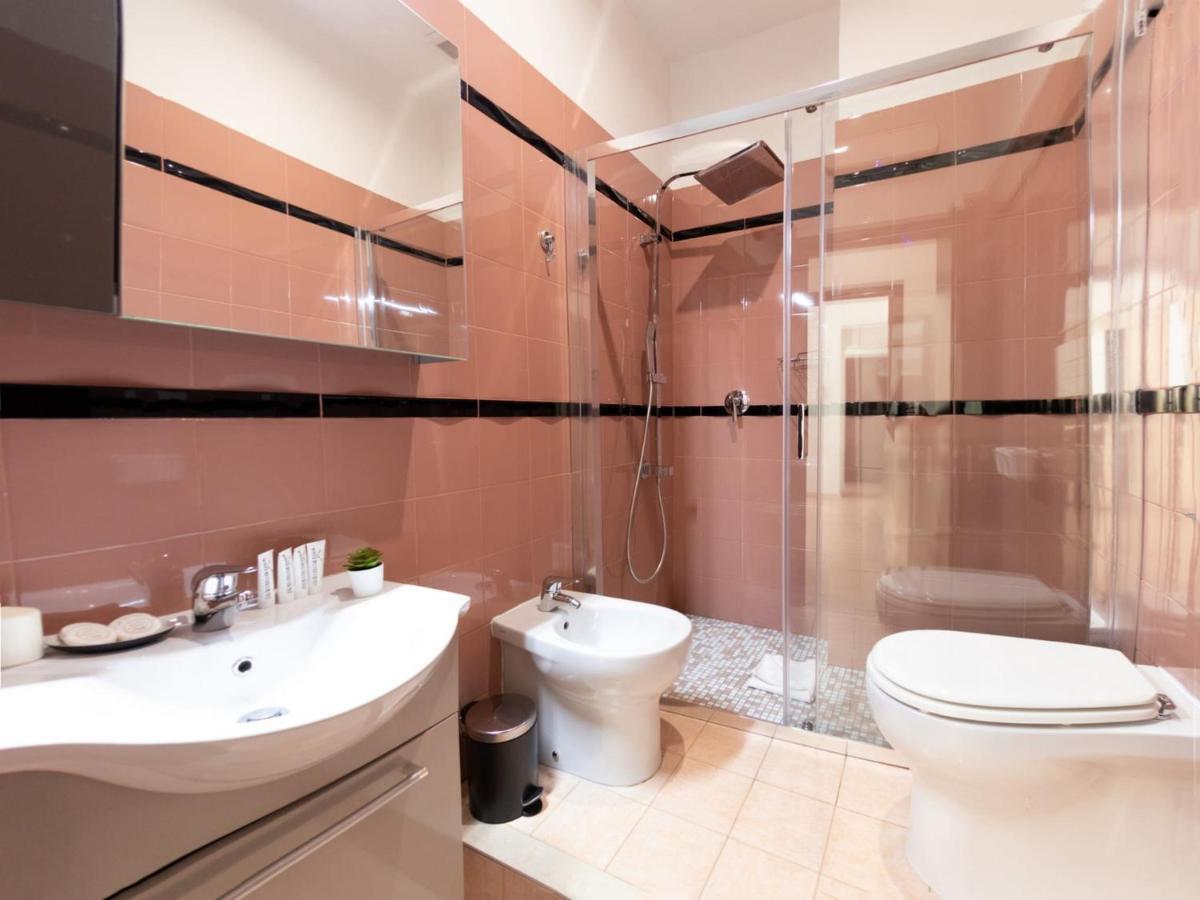 The Best Rent - Spacious Apartment Near Roma Termini Station エクステリア 写真