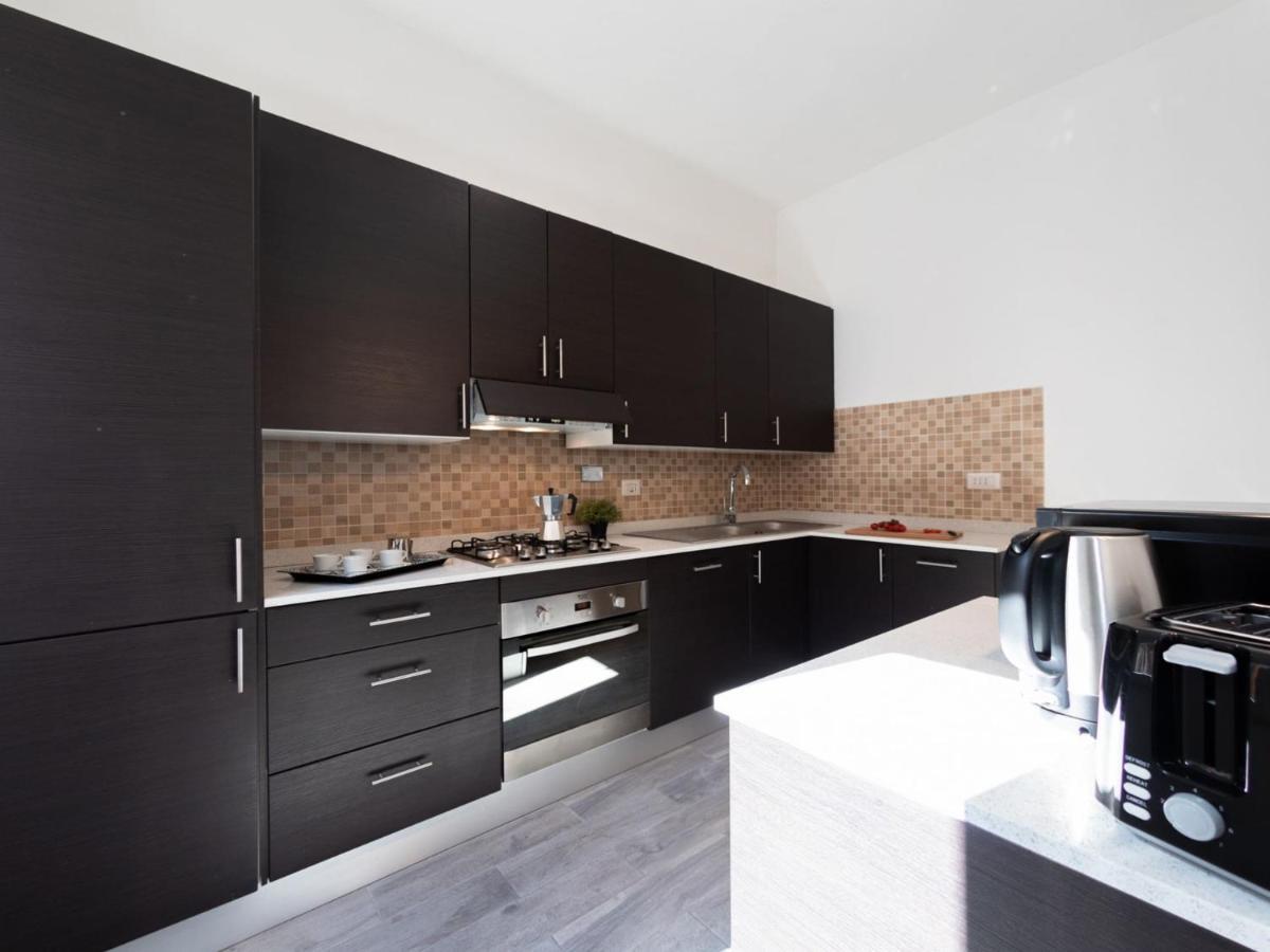 The Best Rent - Spacious Apartment Near Roma Termini Station エクステリア 写真