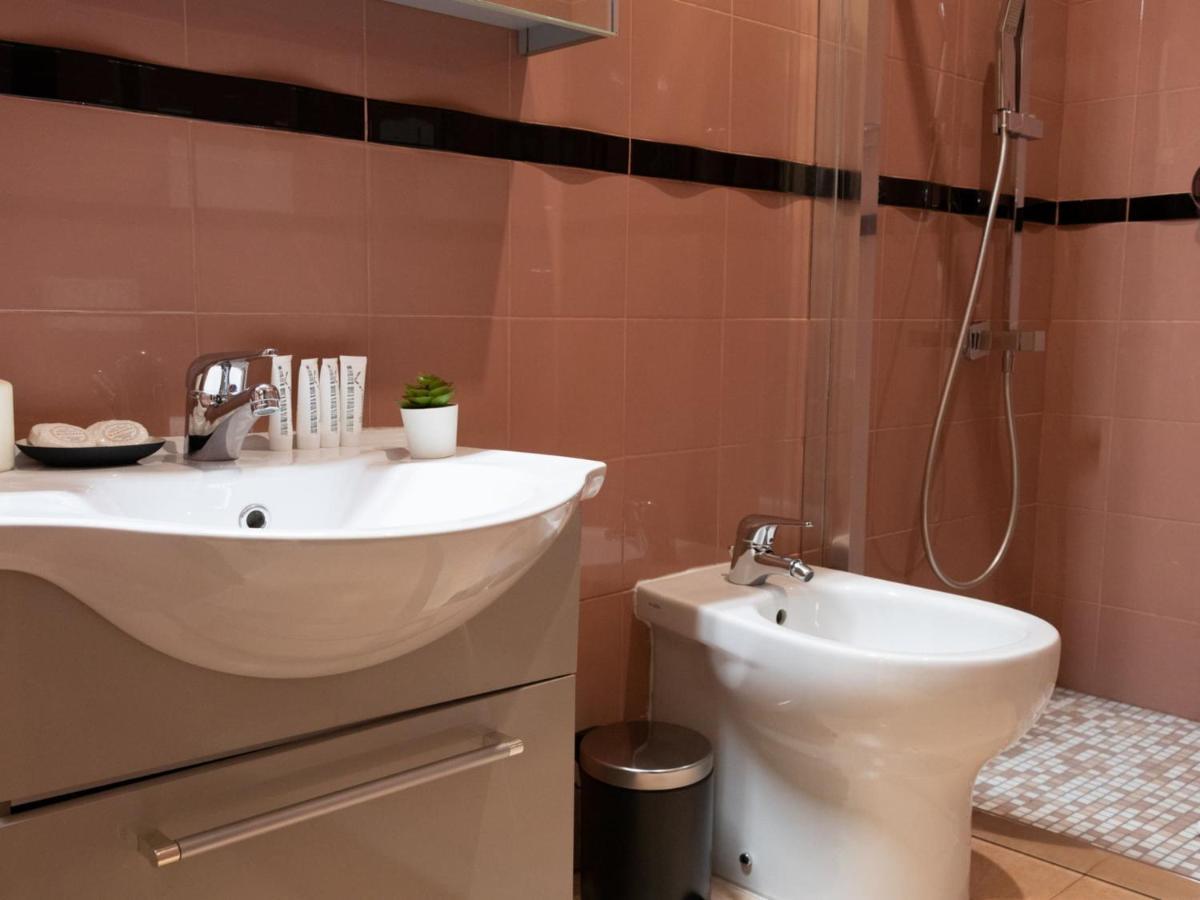 The Best Rent - Spacious Apartment Near Roma Termini Station エクステリア 写真